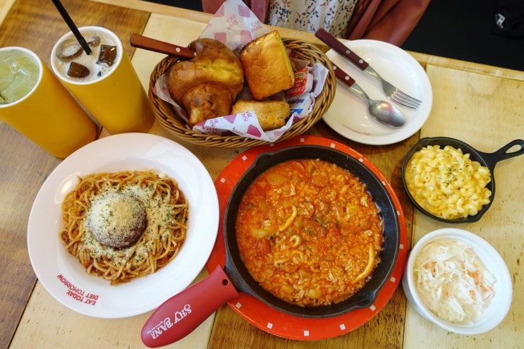  강남역 혼밥 맛집 샤이바나에서 미국남부 가정식을!