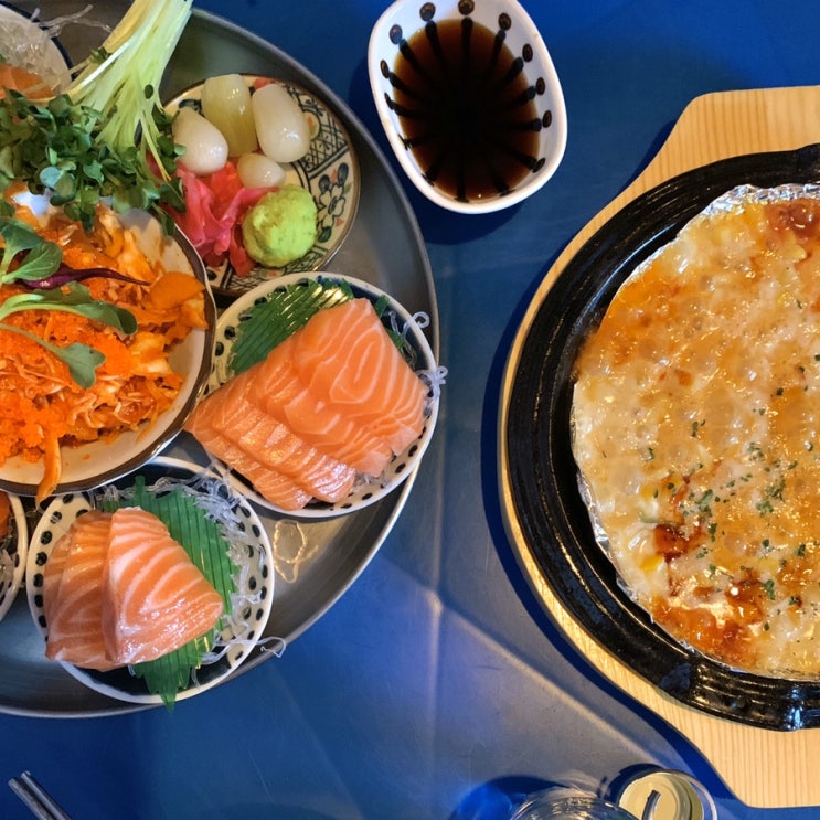  [오술연의 리뷰] 연어에 콘치즈까지 먹을 수 있는 이태원 술집 만남의 광장