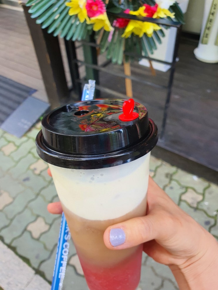 빽다방 신메뉴 - 치즈크림티 딸기 빽다방 신메뉴 - 치즈크림티 딸기