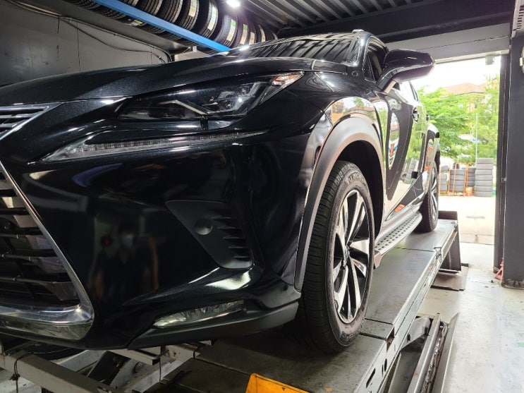 렉서스 NX300h 차량 18인치 타이어 추천 미쉐린 MXM4 225/60R10 타이어 교체작업 휠얼라이먼트 미쉐린멤버십
