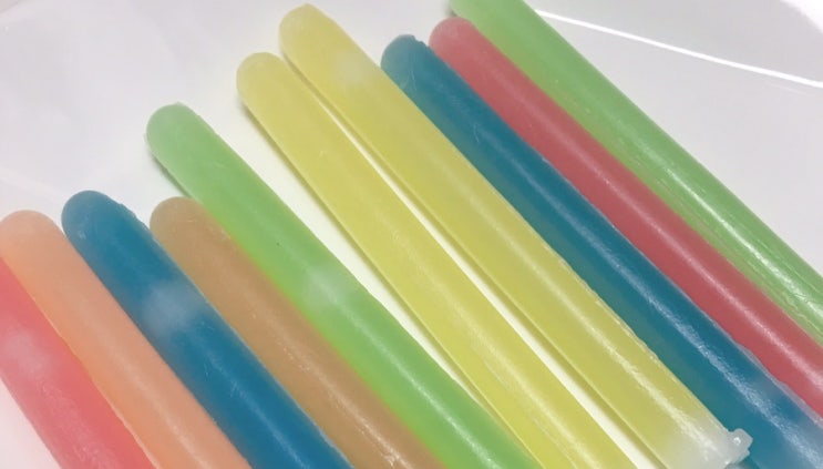  백만번 씹어야 되는 닉클립 왁스병 스틱 캔디 먹어봤어? 난 먹어봤어!