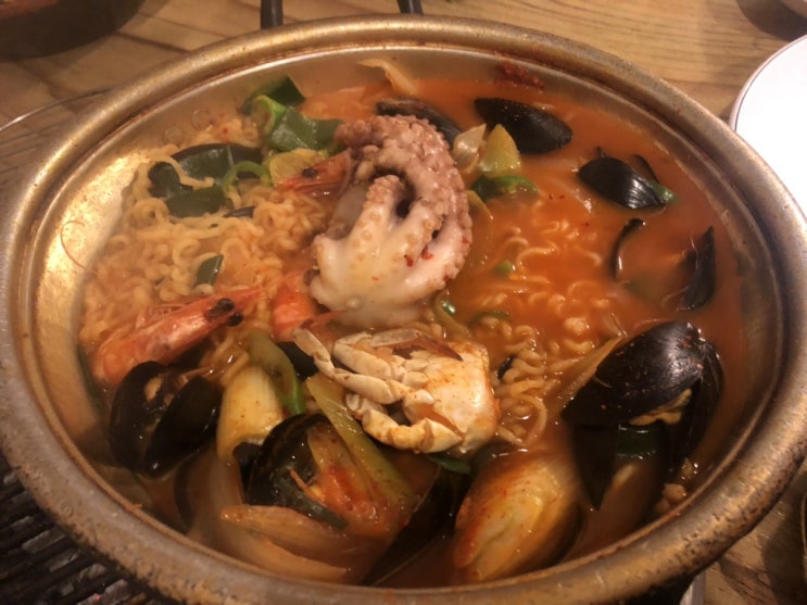  해물이 듬뿍 들어 있는 맛있는 해물라면 칼로리는?