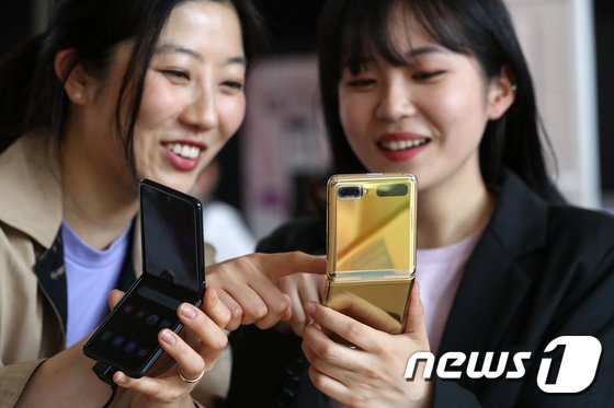 165만원 갤Z플립 샀는데…"알뜰폰 가입자는 분실보험 안돼요" 165만원 갤Z플립 샀는데…"알뜰폰 가입자는 분실보험 안돼요"