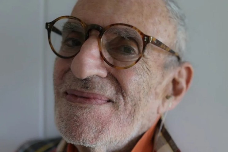 래리 크레이머(Larry Kramer), 극작가 겸 에이즈 활동가, 84세로 사망