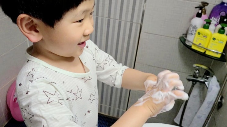 리빙마스터 자동 디스펜서 손씻는 거 귀찮니? 리빙마스터 자동 디스펜서 손씻는 거 귀찮니?
