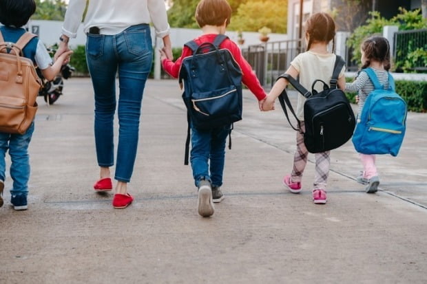 "내 아이 등교 괜찮을까"…학부모 불안감 달래는 보험업계 "내 아이 등교 괜찮을까"…학부모 불안감 달래는 보험업계