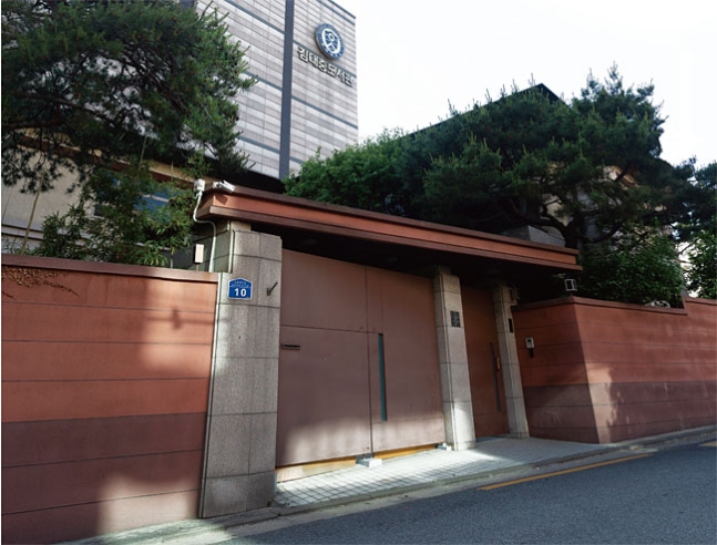 DJ두아들 40억 재산싸움, 법원으로 간 동요동 사저 DJ두아들 40억 재산싸움, 법원으로 간 동요동 사저