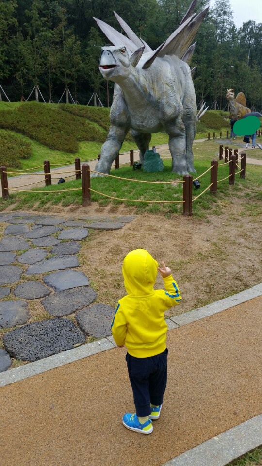  움직이는 공룡을 볼수있는 대구공룡공원으로 가자