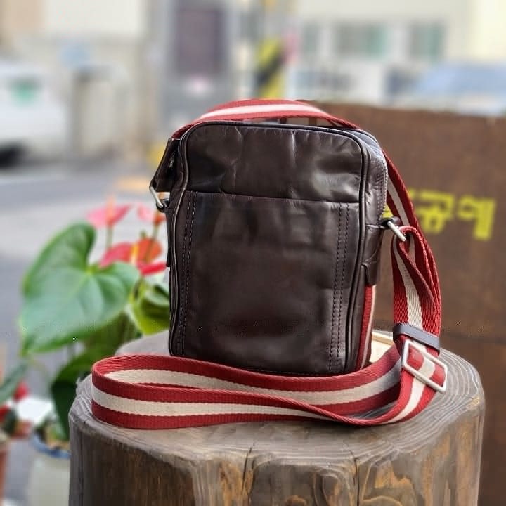 명품가방수선 / 이제 가죽가방 파이핑손상 걱정 끝!!! 발리 남자 크로스백 파이핑 노출, 가방 ....