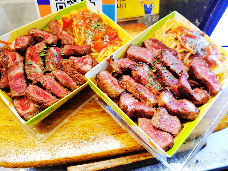 제주 동문시장 야시장 :: 가성비 갑! 전복 버터밥과 낙엽살 스테이크