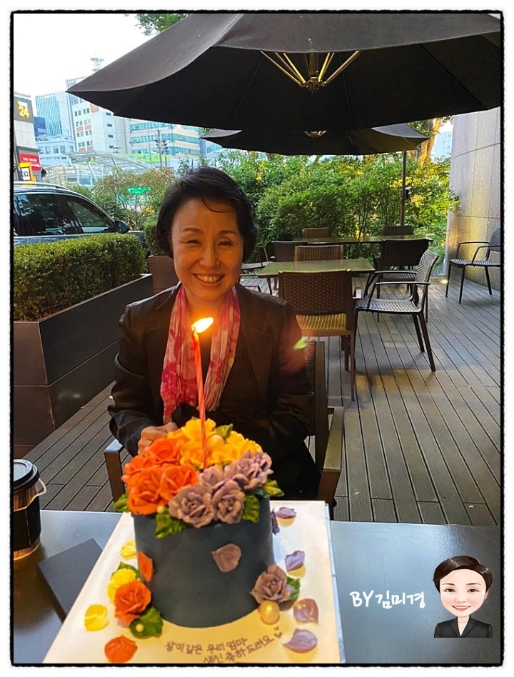  장미 꽃이 피면 엄마 생일이 가까워진단다...