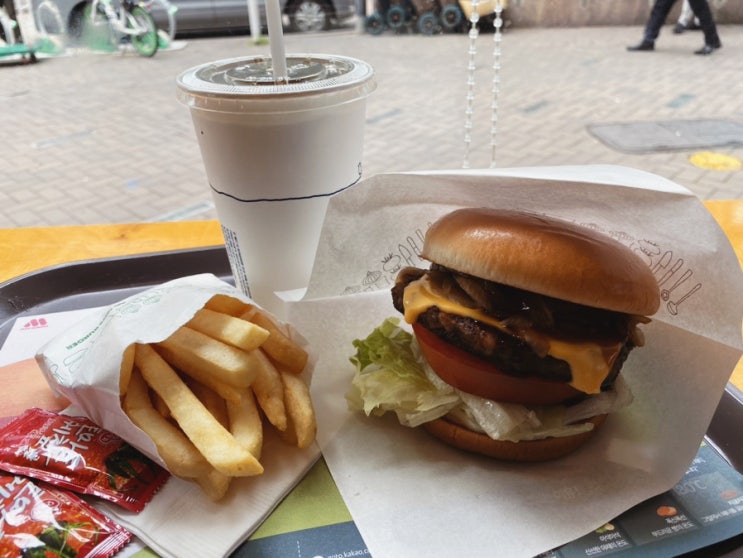  [명동맛집]모스버거 행사메뉴 먹어보기