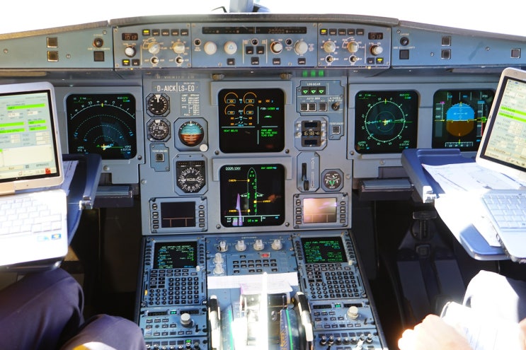 자동 비행 제어/조종 시스템(AFCS) 오토파일럿(Autopilot) 의 기능과 종류