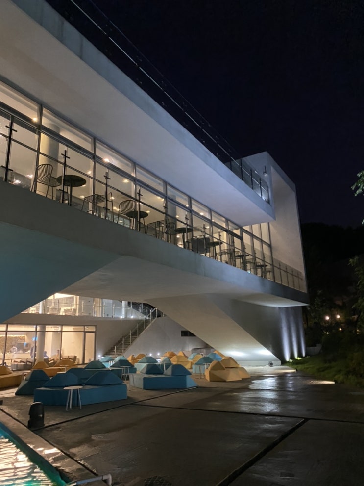  파주 헤이리 ;; 한적한 대형 베이커리 카페 가드너스 GARDENUS