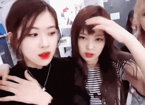 여자 아이돌 둘째와 셋째의 비주얼 투샷 여자 아이돌 둘째와 셋째의 비주얼 투샷