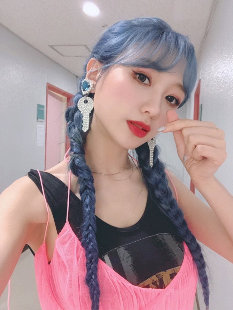 응원 장비 챙겨 러블리즈 류수정 사녹 응원 온 러블리즈 멤버들 응원 장비 챙겨 러블리즈 류수정 사녹 응원 온 러블리즈 멤버들