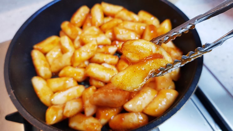 c맛있는 레시피 찬열떡볶이 & 떡꼬치 먹방! c맛있는 레시피 찬열떡볶이 & 떡꼬치 먹방!