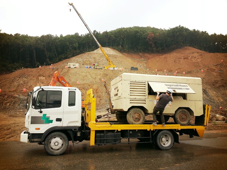  공기압축기 콤푸레샤 임대 미니 추레라