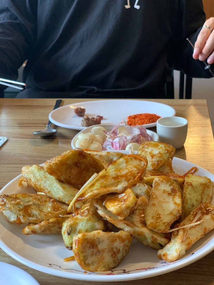  불광동 가지 탕수육 맛집 '호야네 양 꼬치' (feat. 납작 만두)