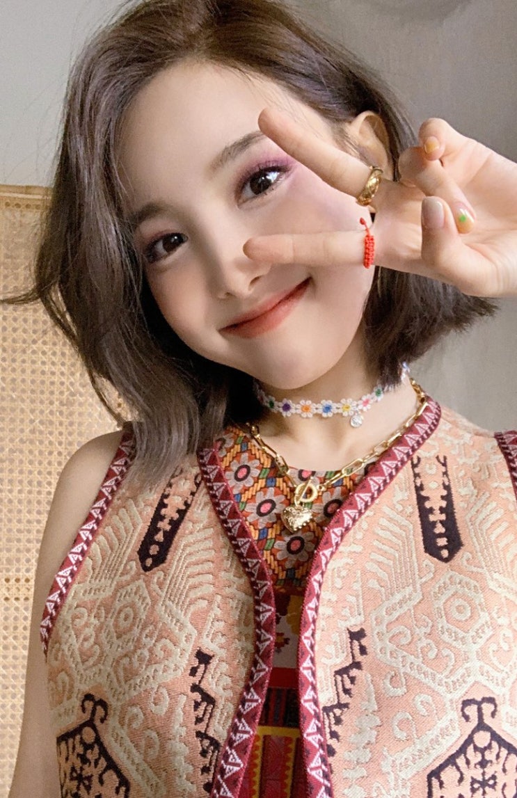트와이스 More & More 포카 겁나 이쁘다 트와이스 More & More 포카 겁나 이쁘다