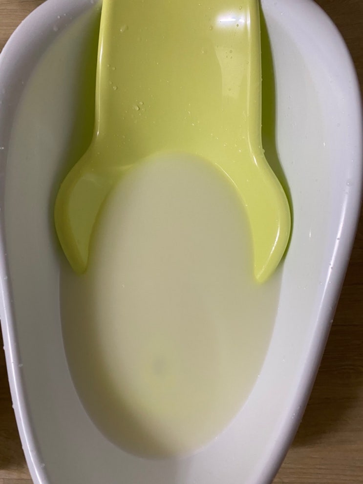  모유 목욕시키기