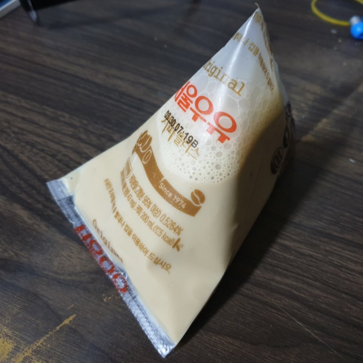  서울우유 커피플러스 (커피 우유) 200ml 칼로리(열량) 영양성분정보 카페인 함량 양