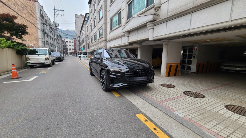 서울 송파 / 전동 사이드스텝 / 아우디 / Q8