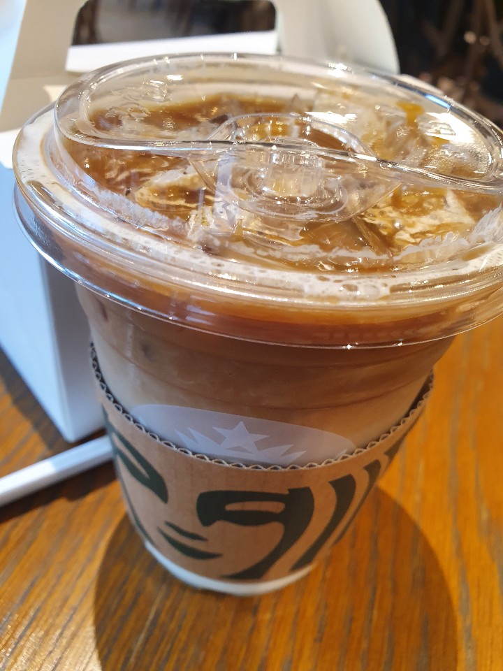  스타벅스 카라멜 마끼아또 주문할때 알아야할 꿀팁! 더 달달하게 마시는 방법!