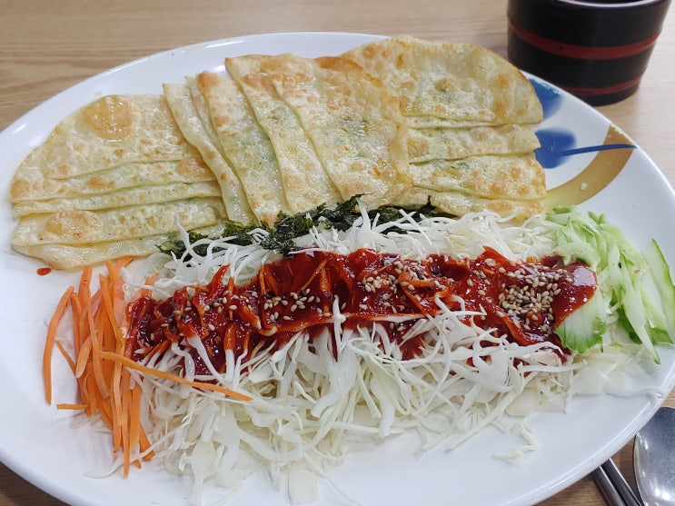 수원 팔달문 맛집, 비빔만두가 매력적인 '장우동'