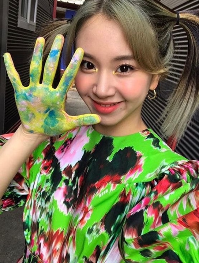 요즘 유행하는 앞머리 더듬이 머리 연예인 모음 요즘 유행하는 앞머리 더듬이 머리 연예인 모음
