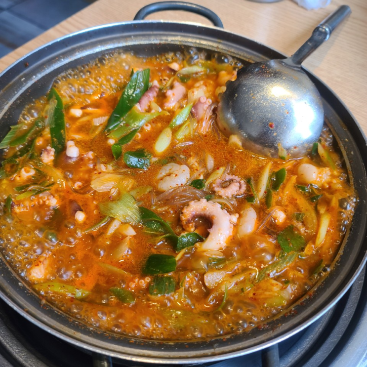  여의도 평일 점심은 용호동 낙지에서 낙곱새 가즈아