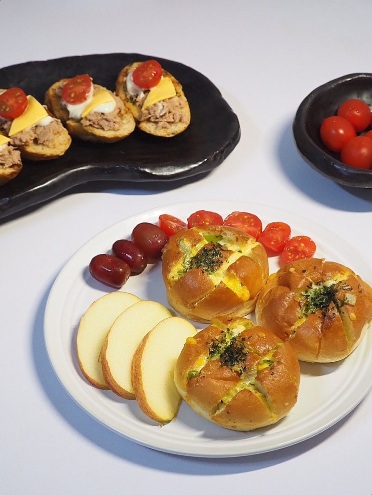  이영자 대파빵 맛있게 만드는 레시피! 갈릭 아이올리소스 활용법 (피크닉 샌드위치로 제격입니다) / 참치 카나페 만드는 방법도 있어요~
