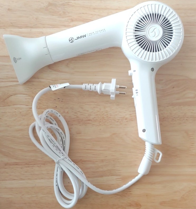  강력한 찬바람  JMW 드라이기 사용후기 빠른 건조에 전자파차단까지