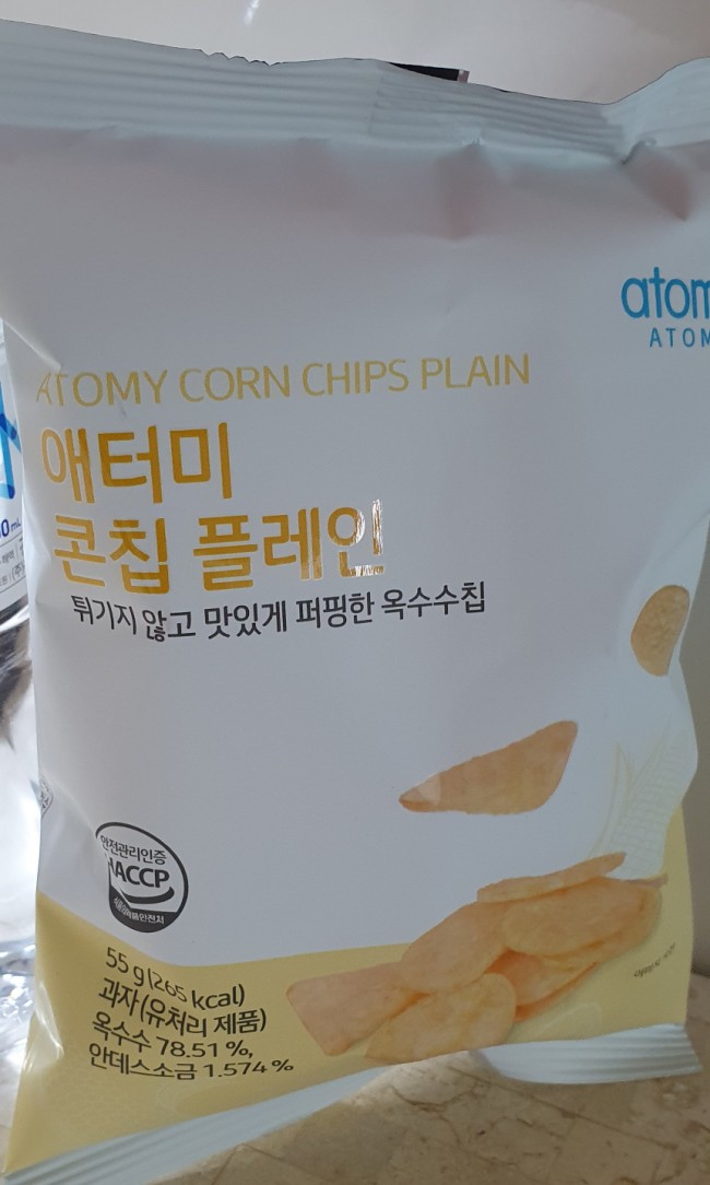  튀기지 않은 콘칩