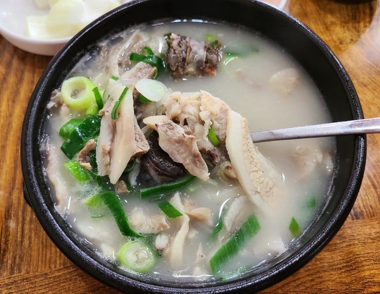  서울 대방동/신대방삼거리역 '오족왕족발순대국' 순대국(특)