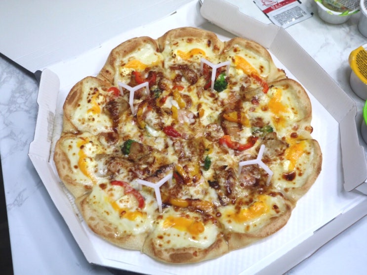  피자헛 신메뉴 얼티밋치즈포켓 할인까지 챙겨야지!