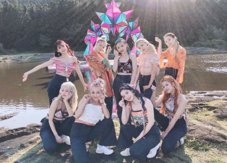 트와이스 MORE & MORE 노래 표절 논란 TWICE / Fifth Harmony - Work from Home (feat. Ty Dolla $ign) 트와이스 MORE & MORE 노래 표절 논란 TWICE / Fifth Harmony - Work from Home (feat. Ty Dolla $ign)