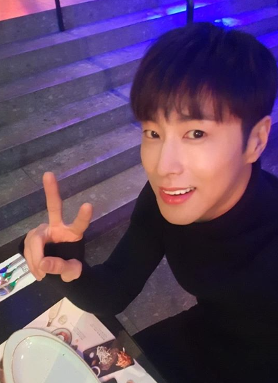 유노윤호 나이 키 생일축하한다 짤 인스타 사진 까지
