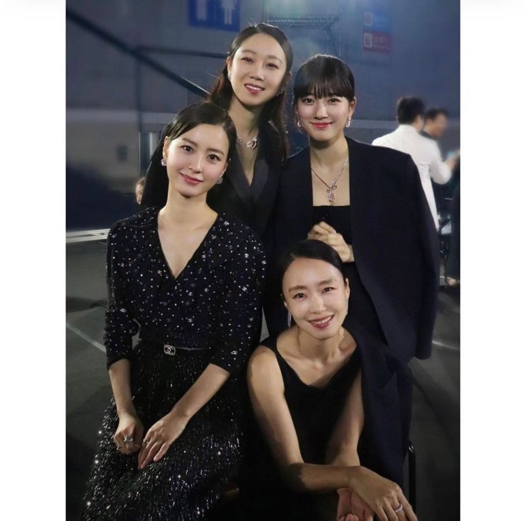  [눈호강] 정유미, 수지, 전도연, 공효진 단체사진
