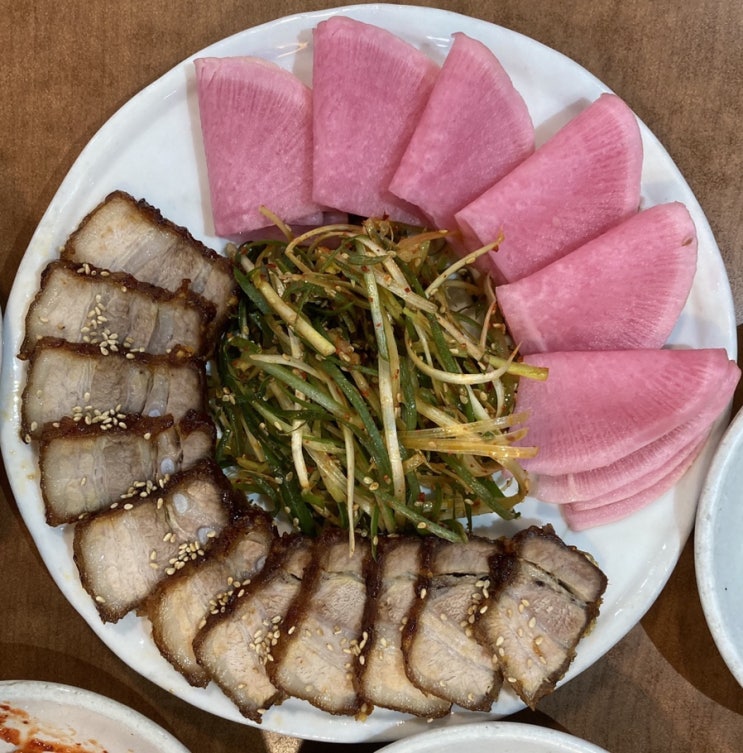  남부터미널 김치찌개 와 길에서 만난 개냥이