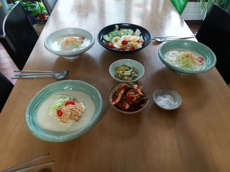  콩국수와 오이지무침 아보카도 샐러드로 건강한 여름 밥상 만들기