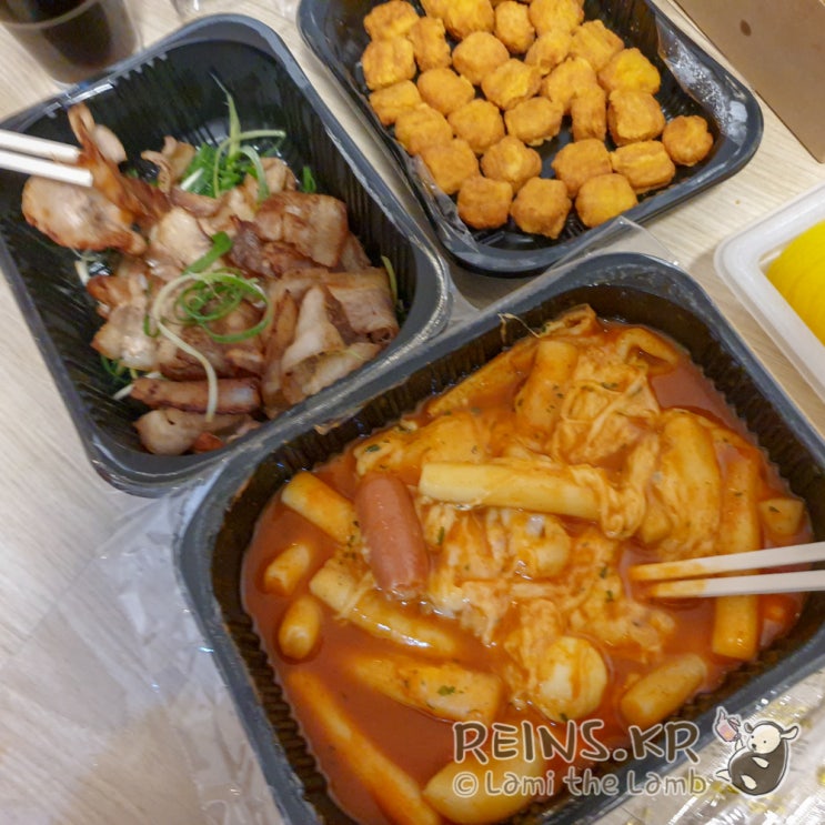  홍대 떡볶이 맛집 떡통령으로 여는 호캉스 첫 날