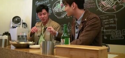  3일간의 리얼리티 촬영을 마치고 같이 술 마시는 동방신기