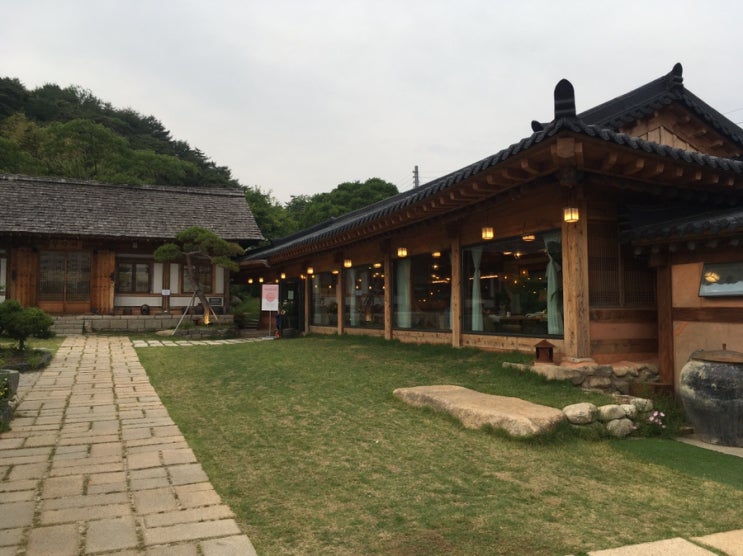 정원이 예쁜 부산 기장 카페 프레스트
