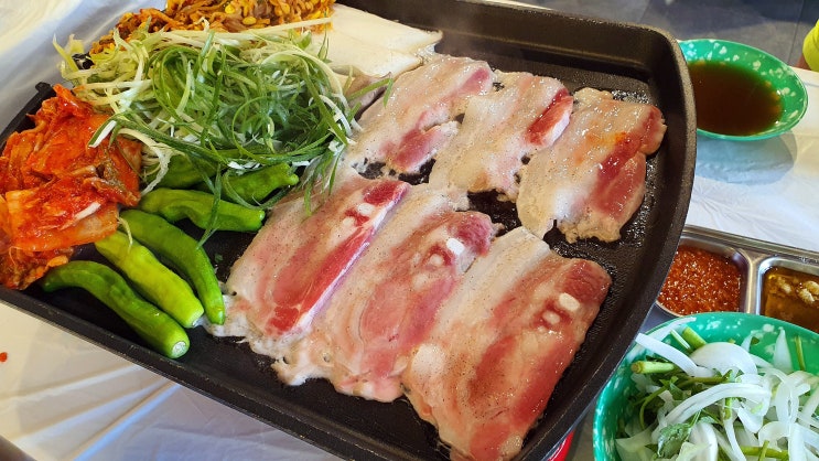  창천동 삼겹살 추천 잡내없고 입안에서 사르르 녹아