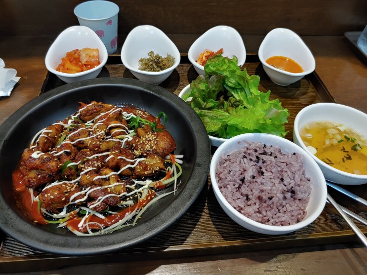  폐컴퓨터수거가 한가한 월요일 1인식전문 불붉닭정식으로 점심 해결