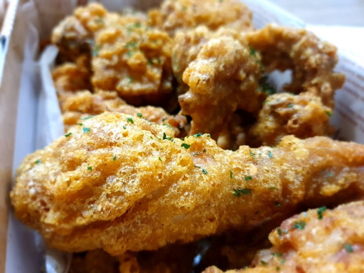  후라이드 바삭킹 치킨을 먹으며 정리하는 하루. 치느님은 역시 언제나 성공입니다.