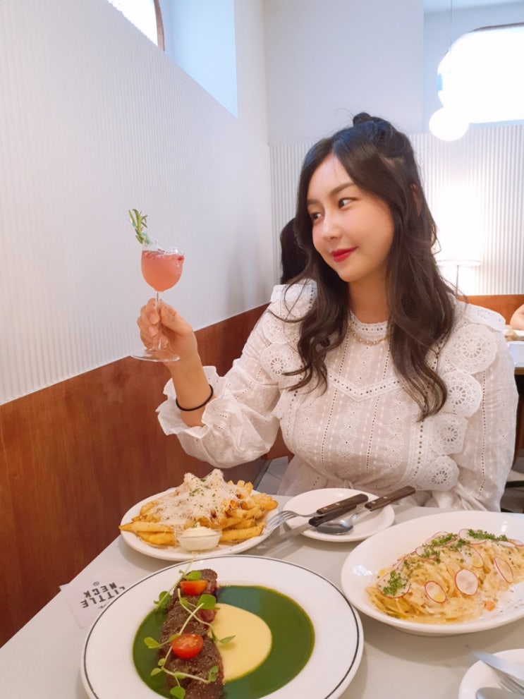 친구랑 생일 점심을 청담 리틀넥  웨이팅은?