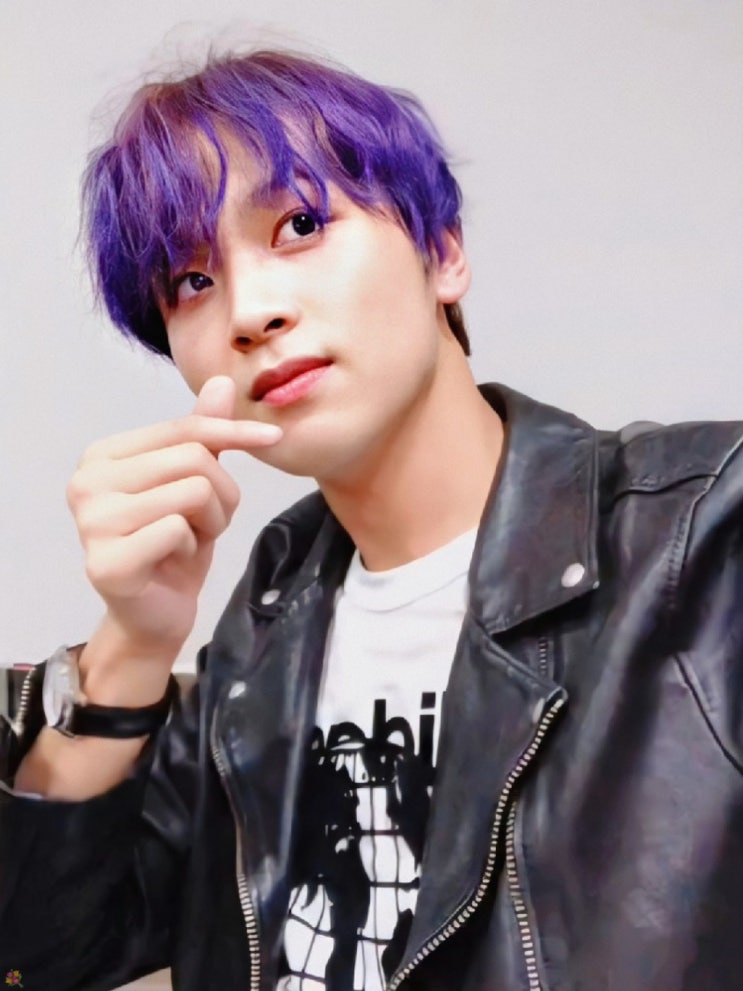 NCT 해찬이가 멤버들한테 받은 생일선물 NCT 해찬이가 멤버들한테 받은 생일선물