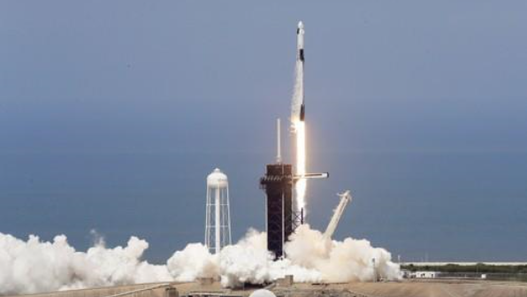 미 스페이스X, 첫 민간 우주선 '크루 드래건' 발사 성공